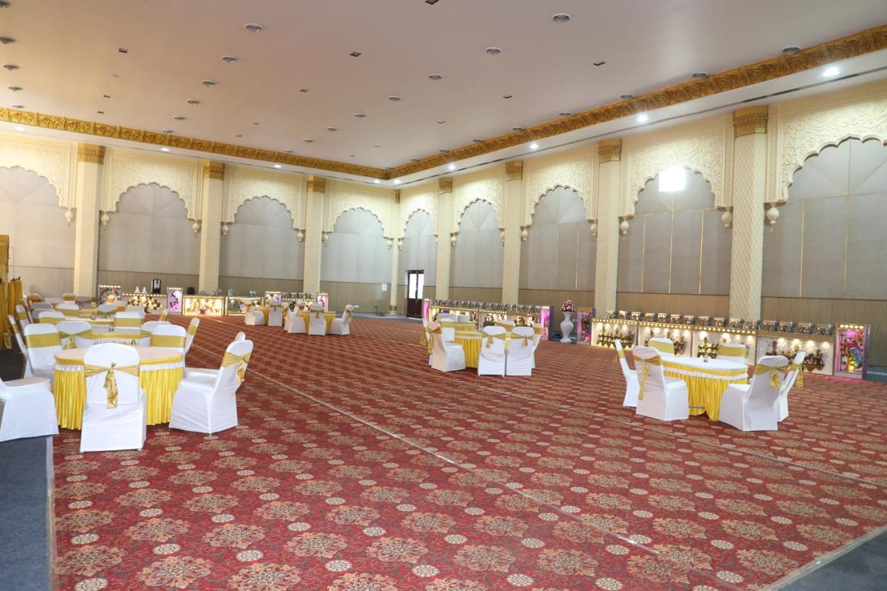 Gadiraju Palace Convention Centre & Hotel Visakhapatnam Bagian luar foto