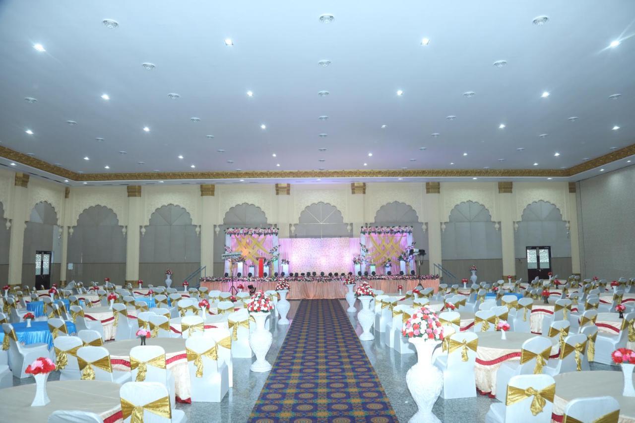 Gadiraju Palace Convention Centre & Hotel Visakhapatnam Bagian luar foto